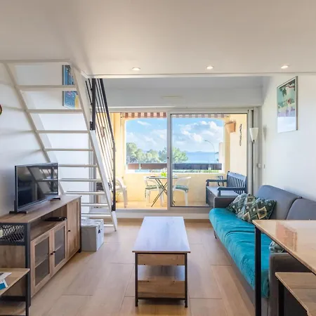 Duplex Vue Terrasse & Parking شقة باندول
